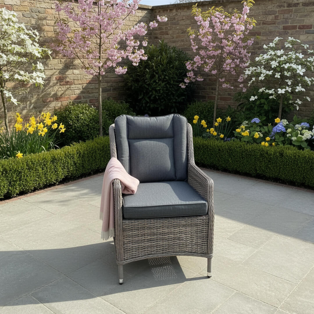 Trueas 4 Chair Wingback Dining Set